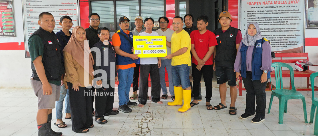 Terjang Banjir di Desa Brondong, Hilal Hilmawan Salurkan Bantuan Senilai Rp100 Juta untuk Korban Terdampak